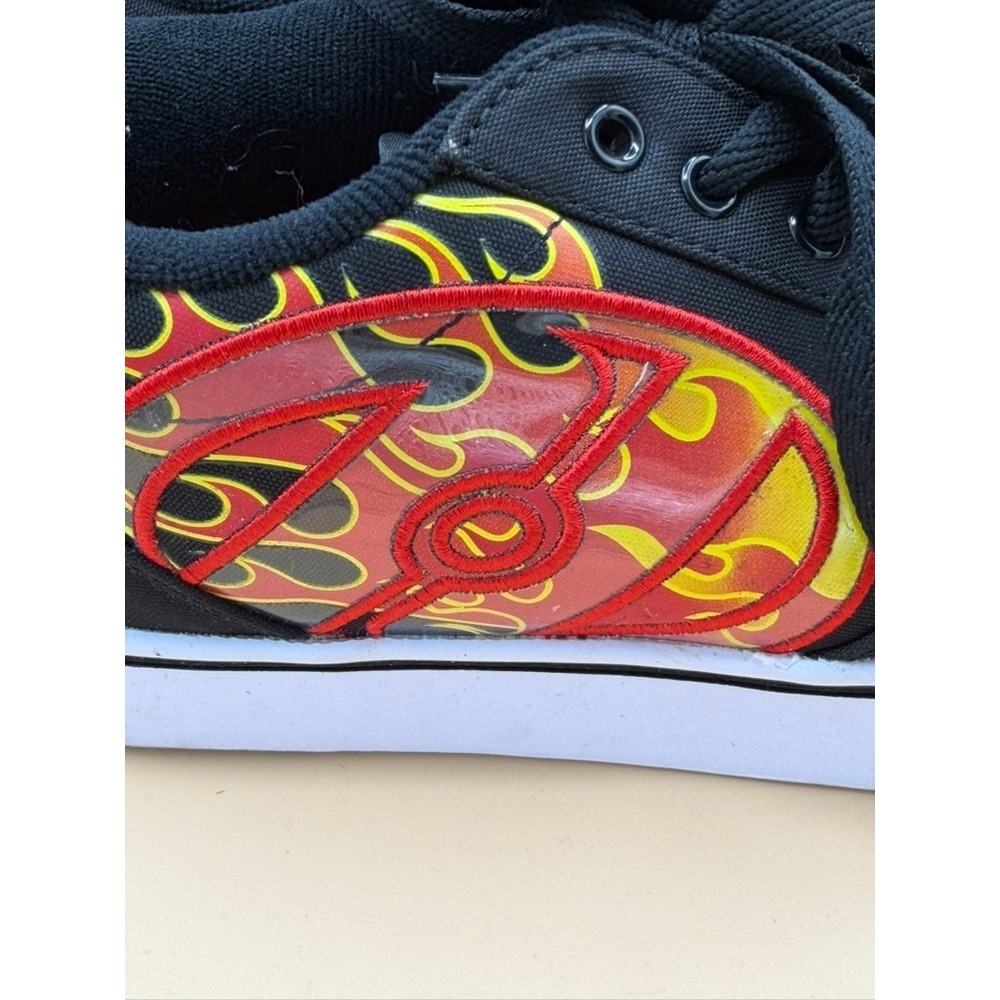 Heelys Pro 20 Black Red Flames Youth 6 Women's 7‎ w/ Box 1 Wheel - Picture 3 of 9